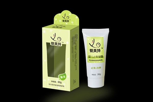 服裝 VI 設(shè)計(jì)的豐富性體現(xiàn)在兩個層面